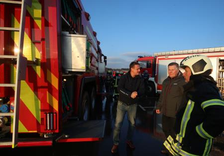 Prispetje nove avtocisterne PGD Cerknica 14 FOTO LJUBO VUKELIČ